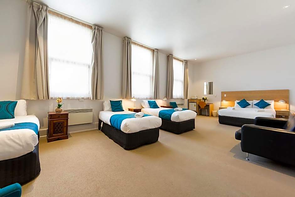 Customs House Hotel