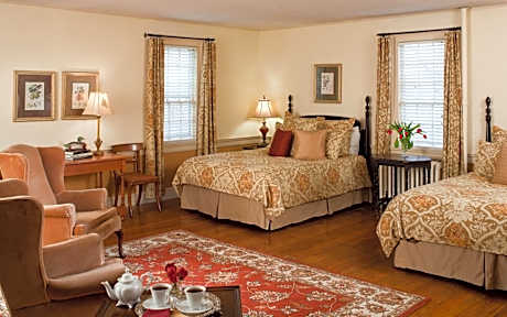 Deluxe Queen Suite - Not Pet Friendly