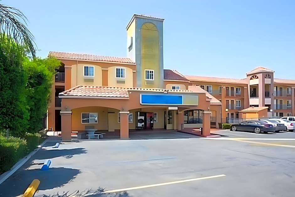 Heritage Inn And Suites – Corona, CA