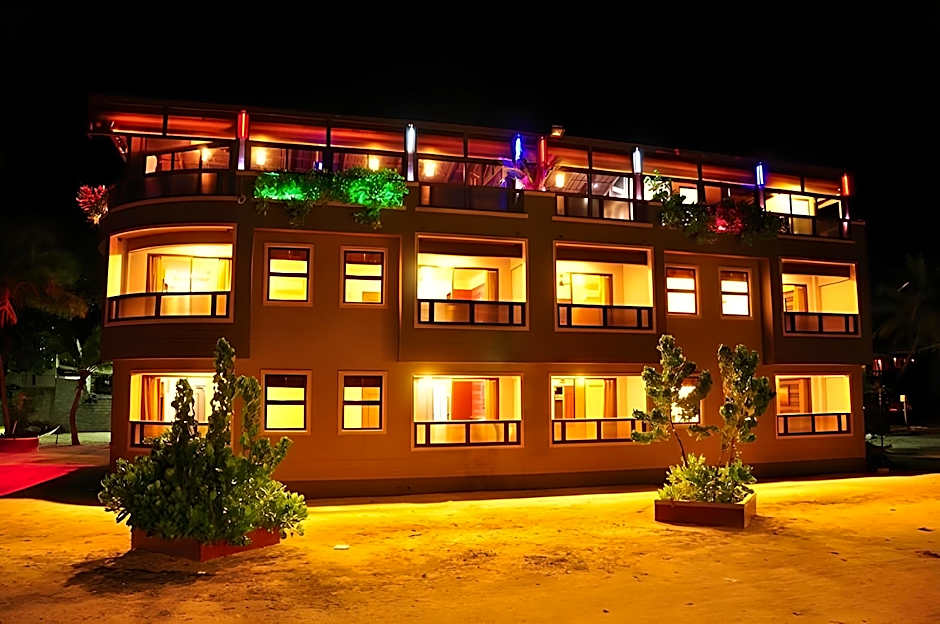 Rashu Hiyaa Hotel Dhiffushi