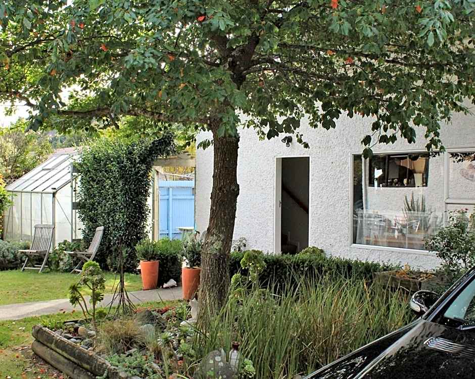 Annick House Bed and Breakfast