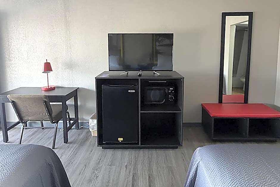Super 8 by Wyndham Birmingham Downtown