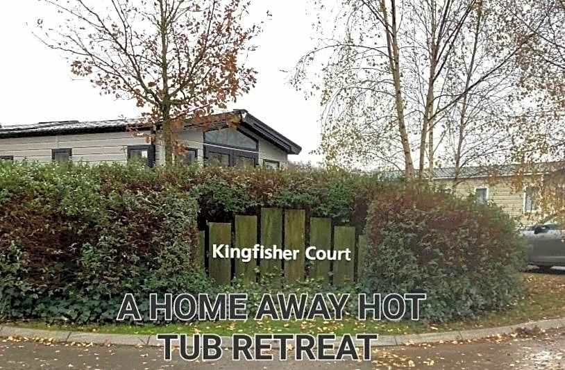 A HOME AWAY HOT TUB RETREAT AT Tattershall lakes country park