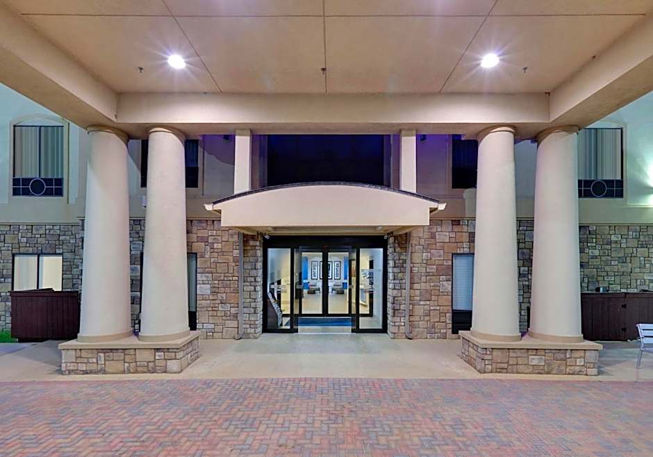 Holiday Inn Express Hotel & Suites Denton By IHG