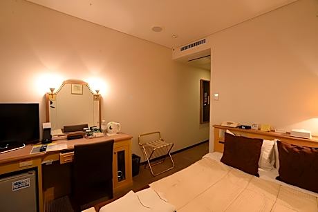 [Non-smoking] Couple [Free Wi-Fi/Bed width 12cm]