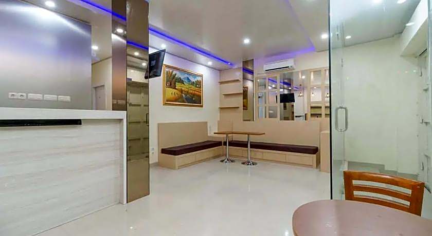 RedDoorz Plus near RS RK Charitas 2 Palembang