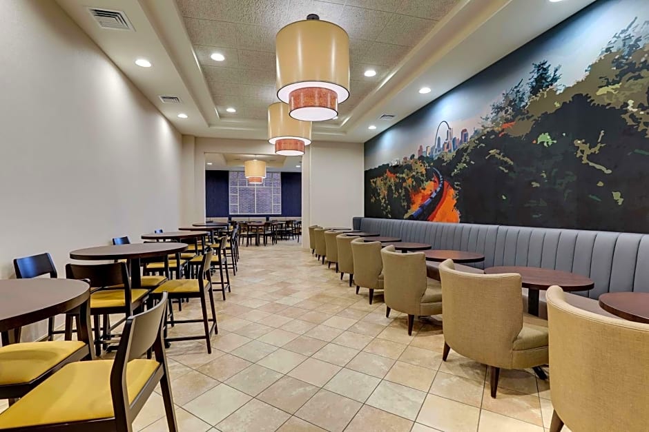 Drury Inn & Suites Arnold