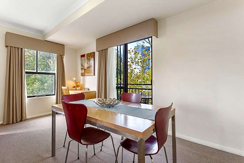 2BDR 1BTH - James Street Magic