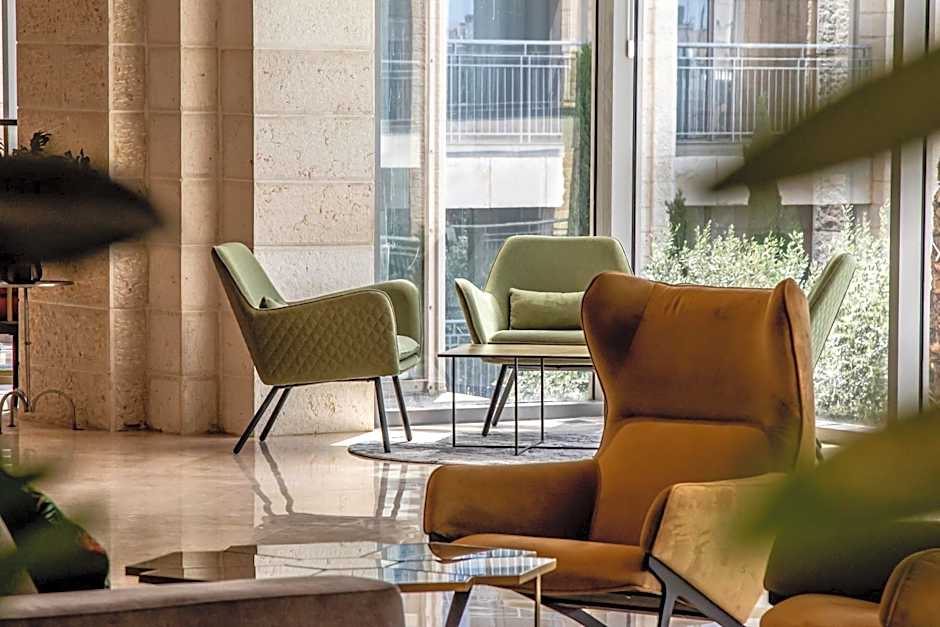 Golden Crown Hotel