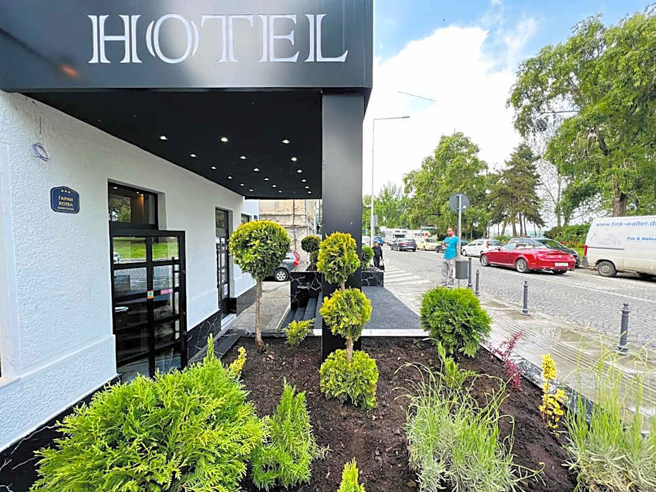 Side One Design Hotel Garni