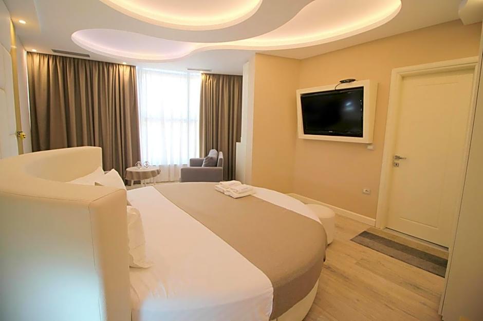 Hotel Strora