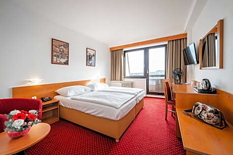 Deluxe Double or Twin Room with Balcony
