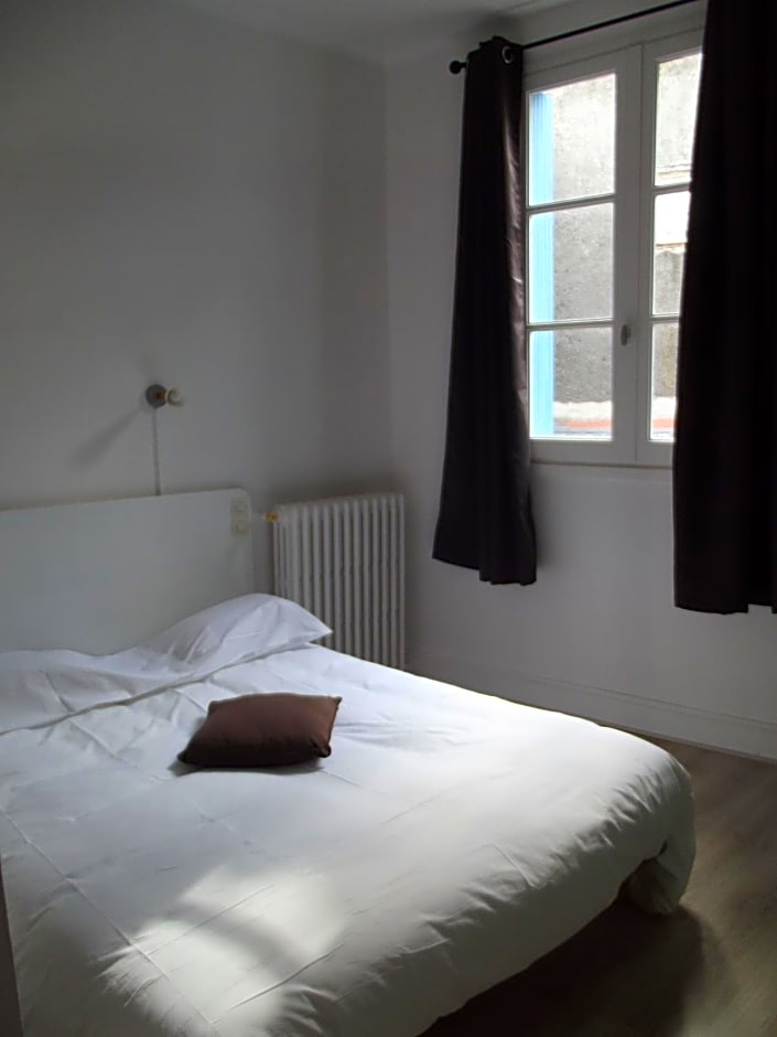 Photo 1 of 10 of Double Room
