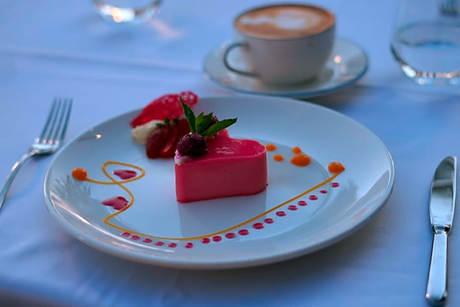 Icon Beach Suites Hotel Sovalye Island