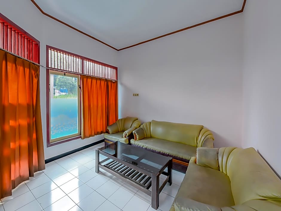 OYO 90258 Hotel New Aprilla