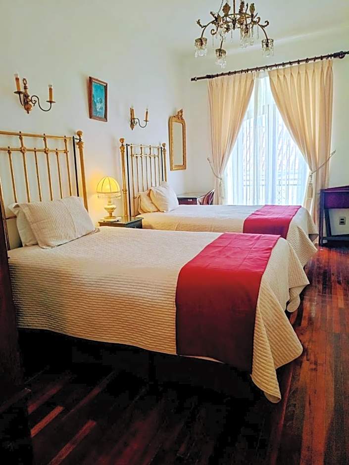 El Hotel de Su Merced