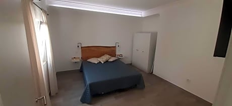 Apartment with Pool View