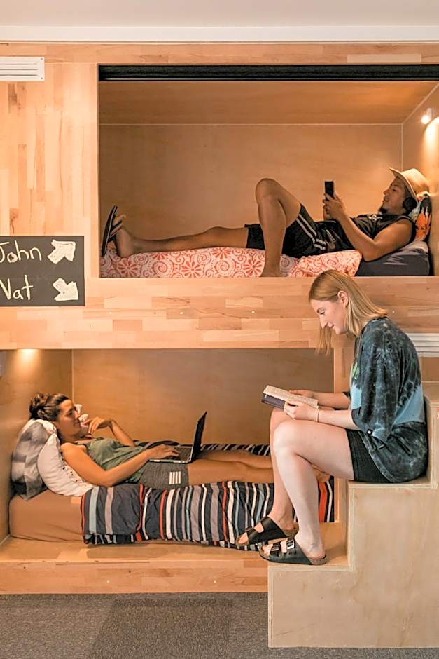 Finlay Jack's Backpackers