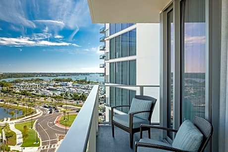 Executive Suite, 1 Bedroom Studio Suite, 1 King, City view