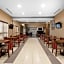 Comfort Suites University
