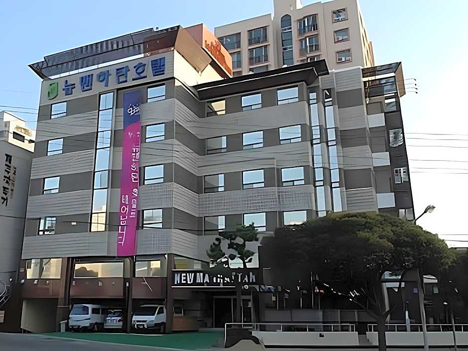 New Manhattan Tourist Hotel