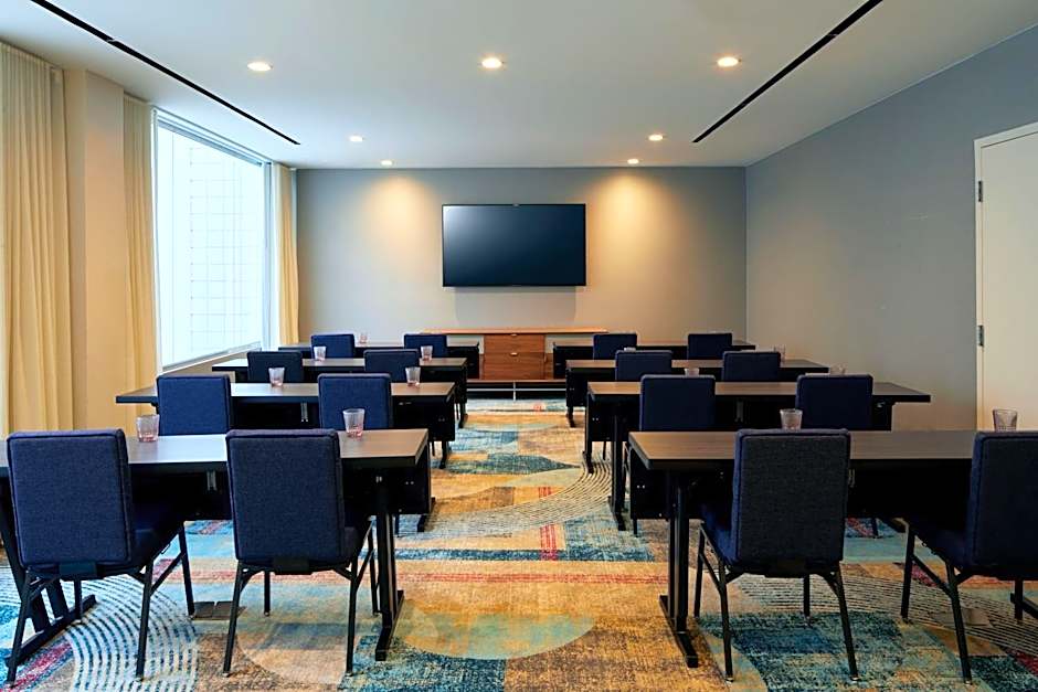 Courtyard by Marriott Santa Barbara Downtown