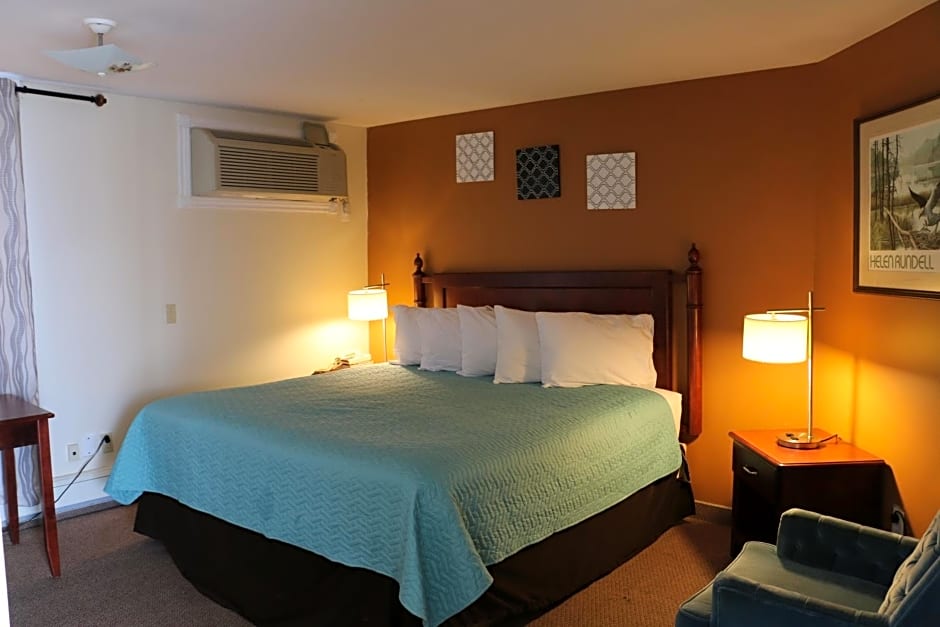 Midtown Motel & Suites