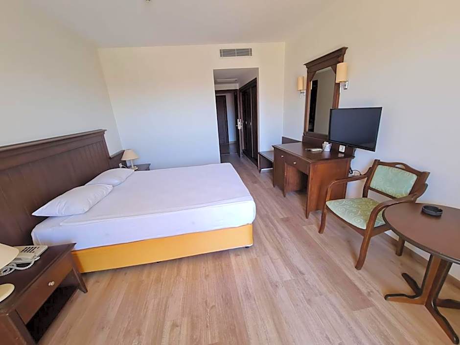 Side Palm D'or Hotel