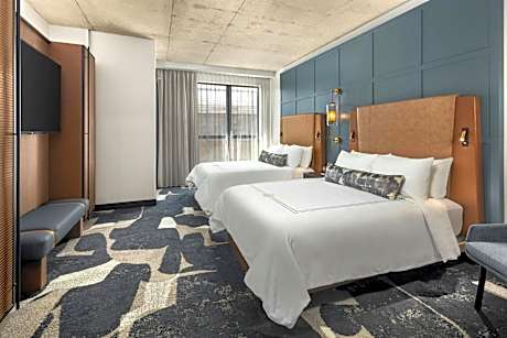 Standard Queen Room with Two Queen Beds, City View and Adapted Tub - Mobility and Hearing Accessible