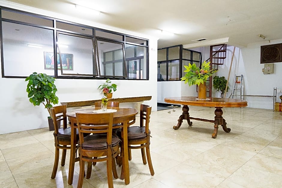 OYO 92249 Wisma Rina Rini Tegalega Park