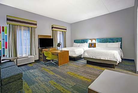 Queen Studio Suite with Two Queen Beds and Sofa Bed - Non-Smoking
