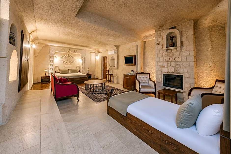 Castle Cave Hotel
