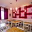 Sunflower City Student Hostel & Bar