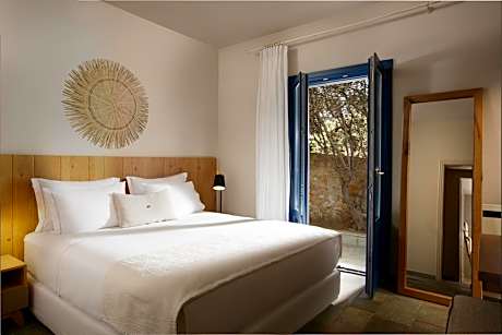 Friends & Family Suite with Sea View