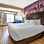Clarion Pointe Louisville East