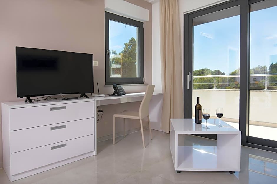 Aparthotel Punta Blu - POOL & SPA