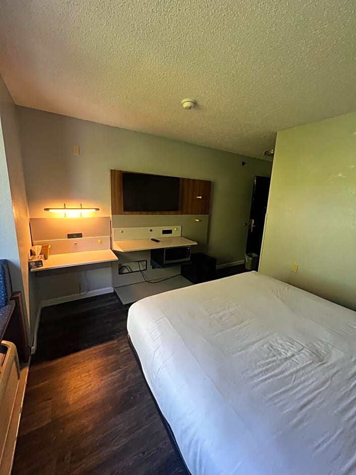 Microtel Inn & Suites by Wyndham Atlanta Airport