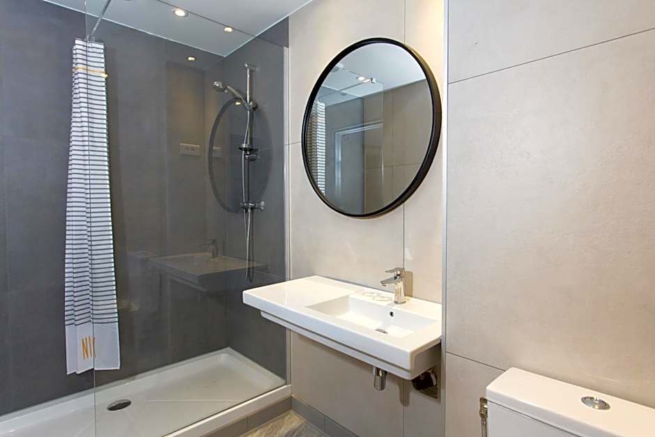 Villa Saint Exupery Beach Hostel