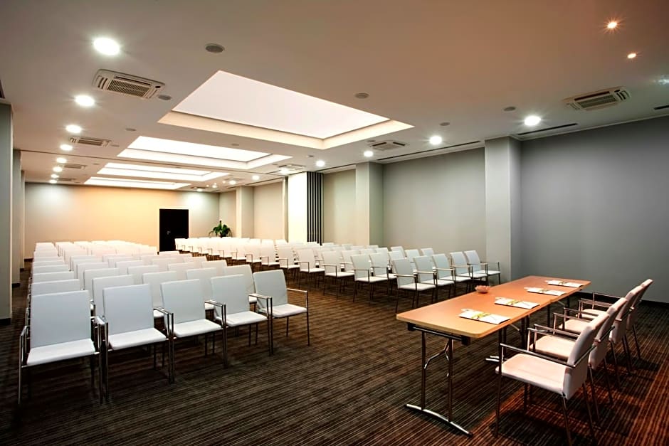 Holiday Inn Genoa City By IHG