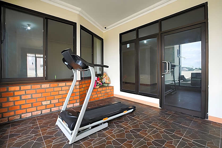 RedDoorz near Palembang Trade Center 3