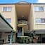Tradewinds McLeod Holiday Apartments