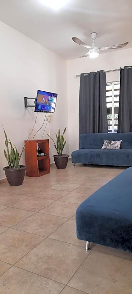 Económica casa, cercana al mar