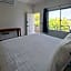 Commercial Zone Studios, Pool, BBQ and Beach 7 Blocks