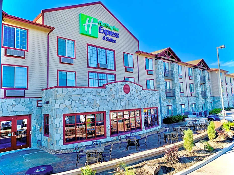 Holiday Inn Express & Suites Cheney By IHG