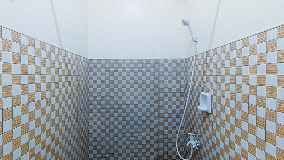 Golden Success Hotel I by RedDoorz