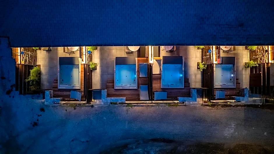 Sylvia Camping & Luxury Suites