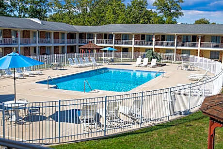 Crystal Inn Eatontown