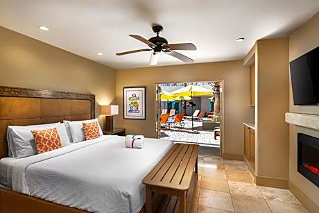 King Suite with Pool View