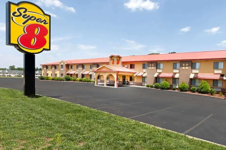 Super 8 by Wyndham Bowling Green South