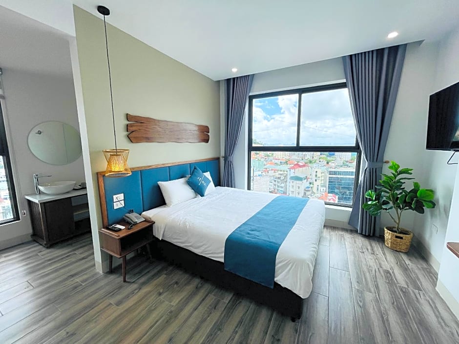 The Light Hotel Halong